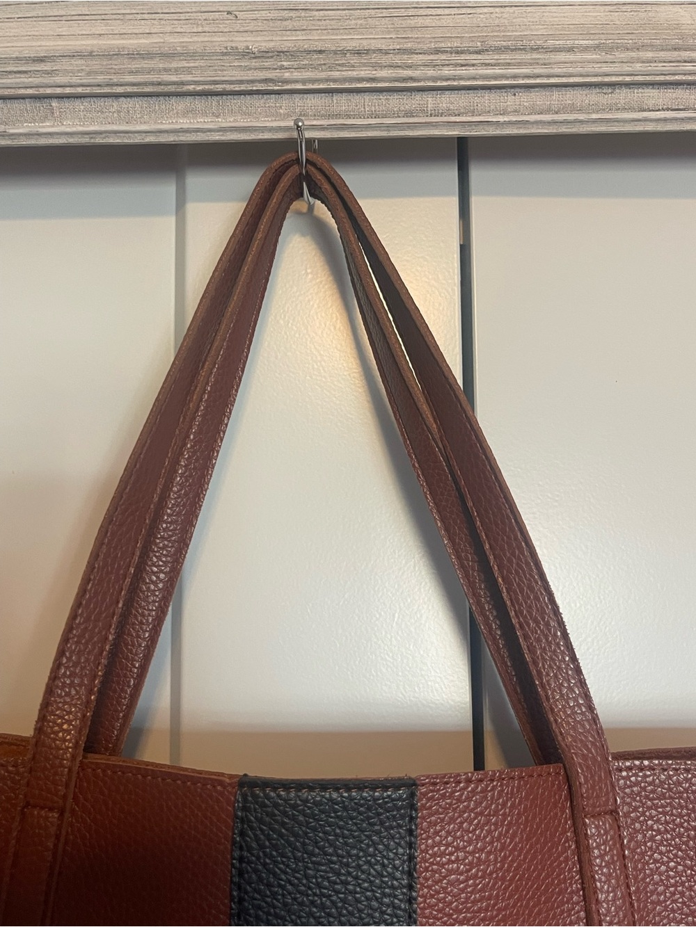 Vince Camuto - Women’s Classic shoulder Tote Bag in Dark Brown - Picture 4 of 5